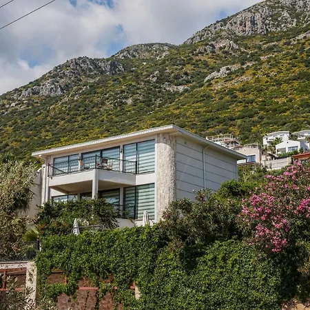 Villa Cozy Kalkan With Private Pool & Sea Views